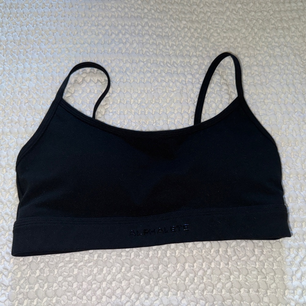 Alphalete sports bra